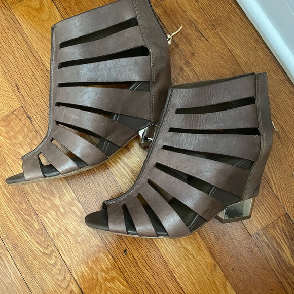 BCBGeneration Heeled Sandal - Picture 5 of 6
